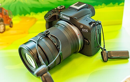 Canon EOS R50