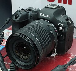 Canon EOS R6 Mark III