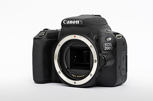 Canon EOS 200D