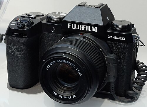 Fujifilm X-S20